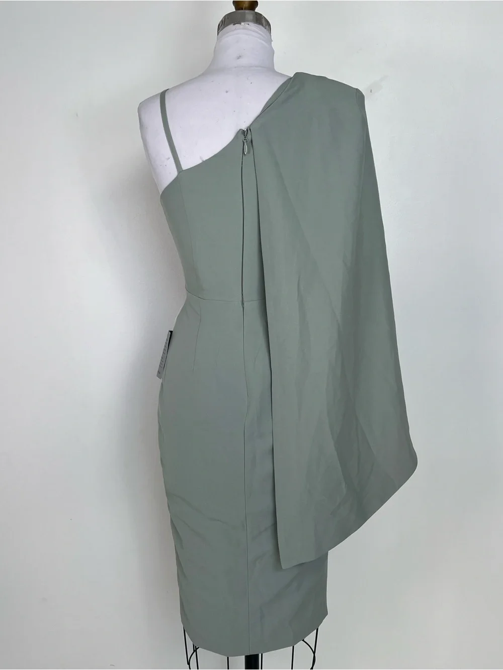 NWT! Lavish Alice‎ pleated cape-sleeve midi dress Sage Green Size 2